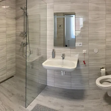 Apartman V