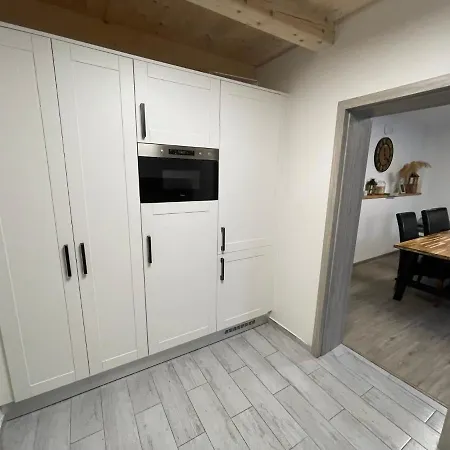 V Apartman *